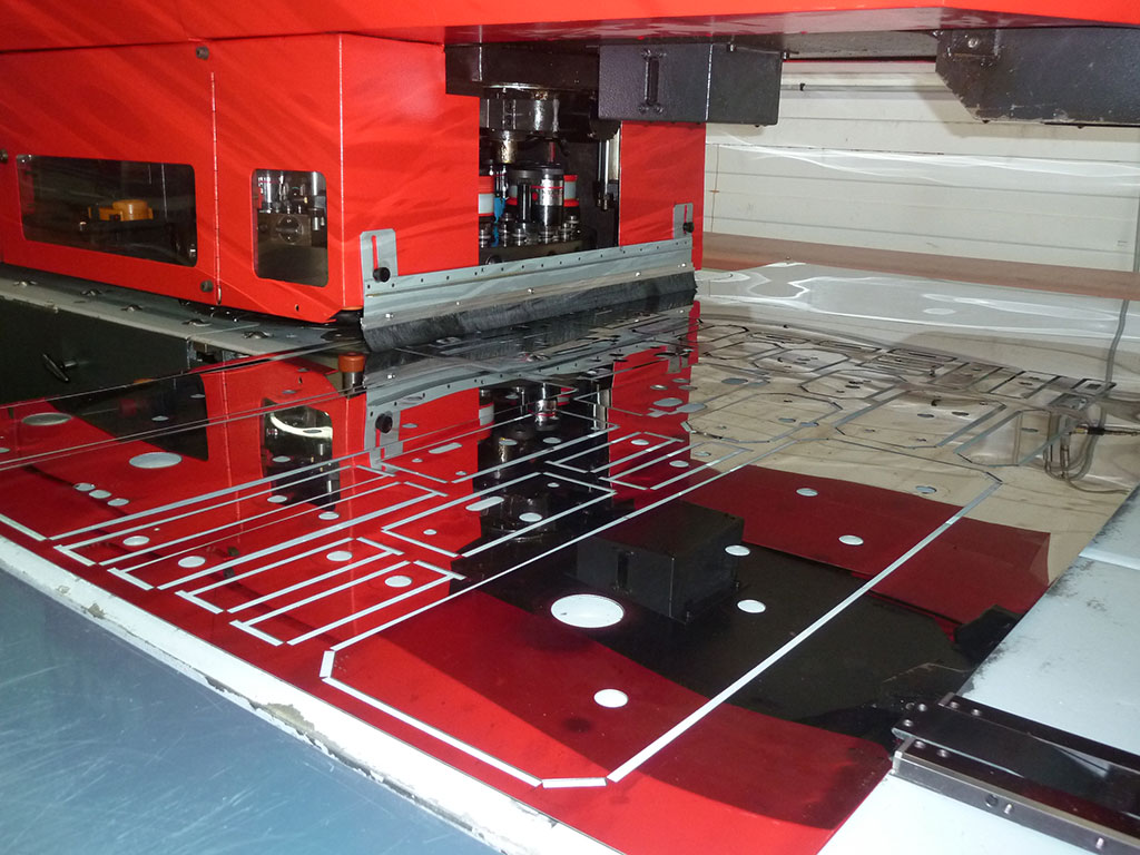 Projet de tôlerie / poiçonnage ACI Oyonnax